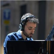 Offro lezioni online e in presenza per approcciarsi alla musica in generale, al solfeggio,e alla produzione musicale